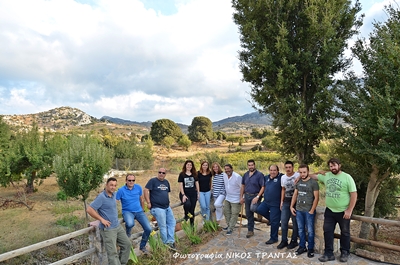 Η ομάδα του Γραφείου Διαχείρισης Στρατηγικών Έργων στο Οροπέδιο Καθαρού στην Κρήτη